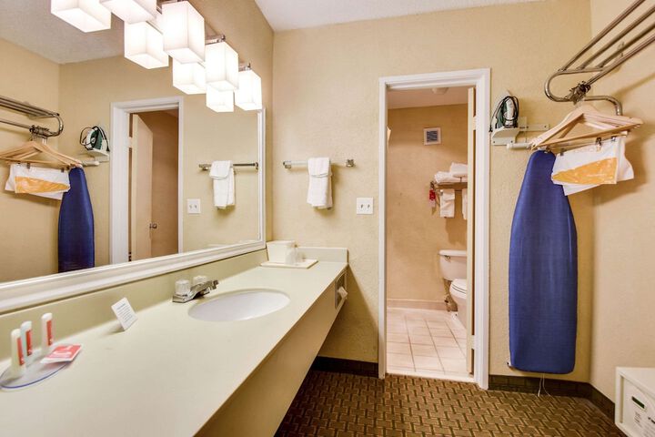 Room 20 of 63