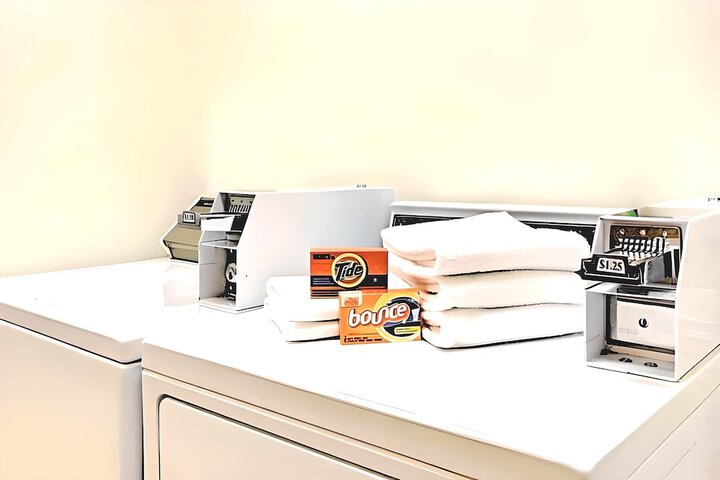 Super 8 by Wyndham Smithfield / Selma