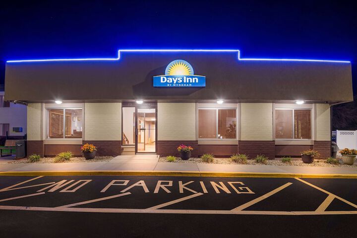Days Inn by Wyndham Newton