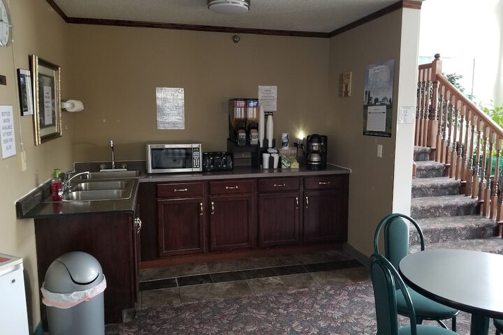 Breakfast/Coffee Service 216 of 232