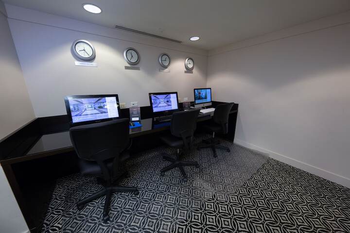 Business Center 40 of 42