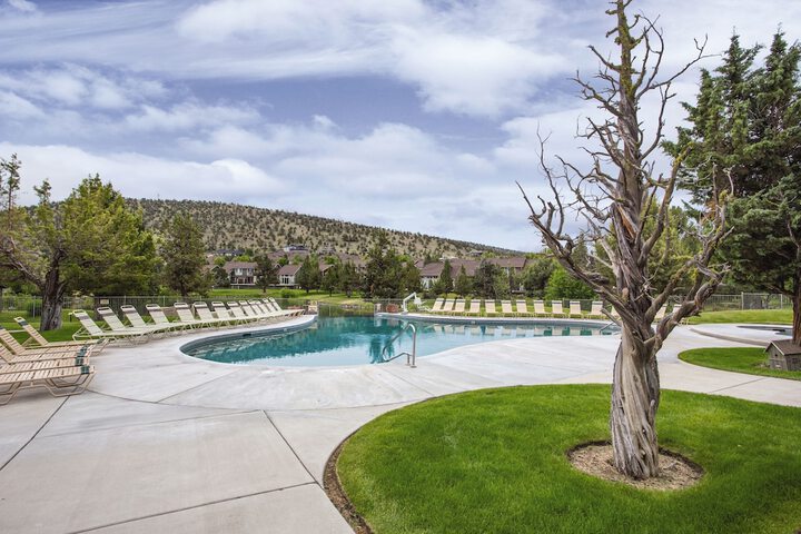 Pool 16 of 43