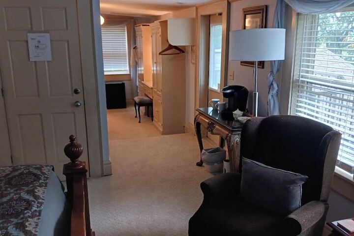 Room 10 of 23