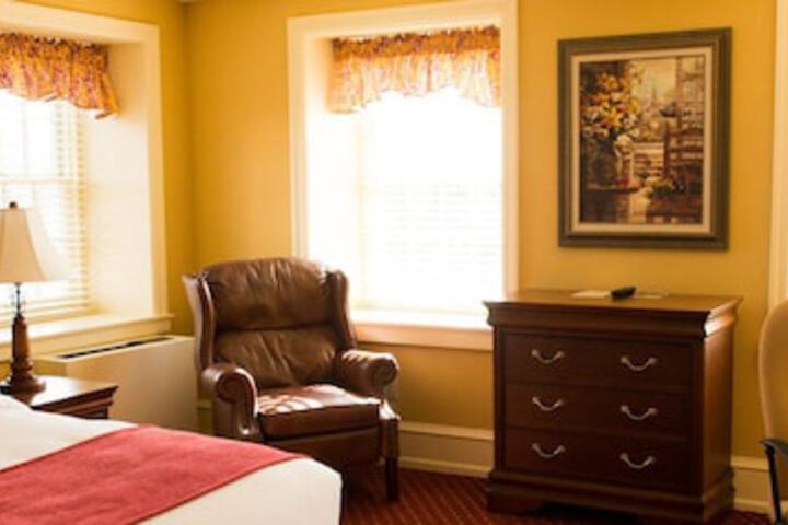 Normandy Farm Hotel and Conference Center