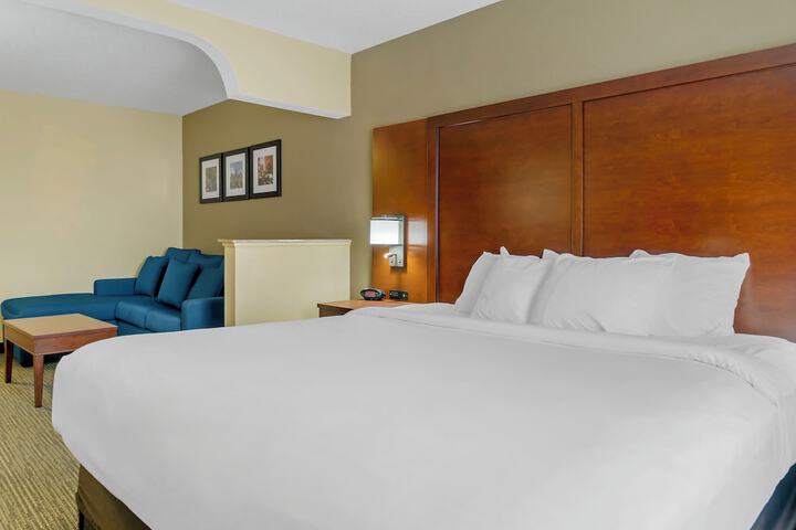 Comfort Suites Findlay I-75 near Sports Complex