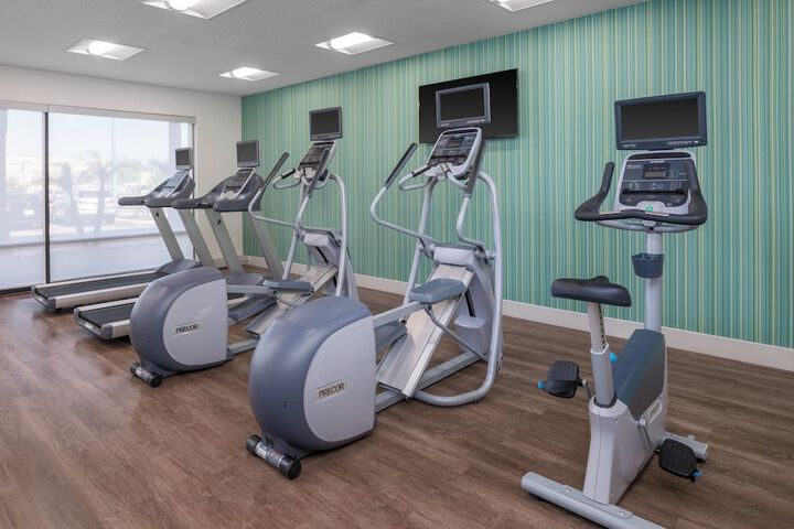 Holiday Inn Express & Suites Lakeland South by IHG