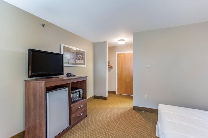 Quality Inn & Suites Gorham Riverside
