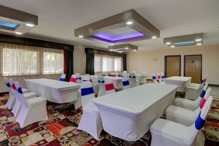 Westbridge Inn & Suites