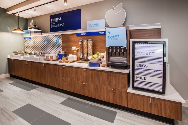 Breakfast/Coffee Service 64 of 68