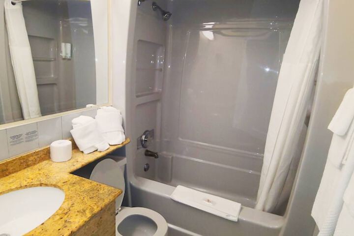 Riviera Inn and Suites 1000 Islands