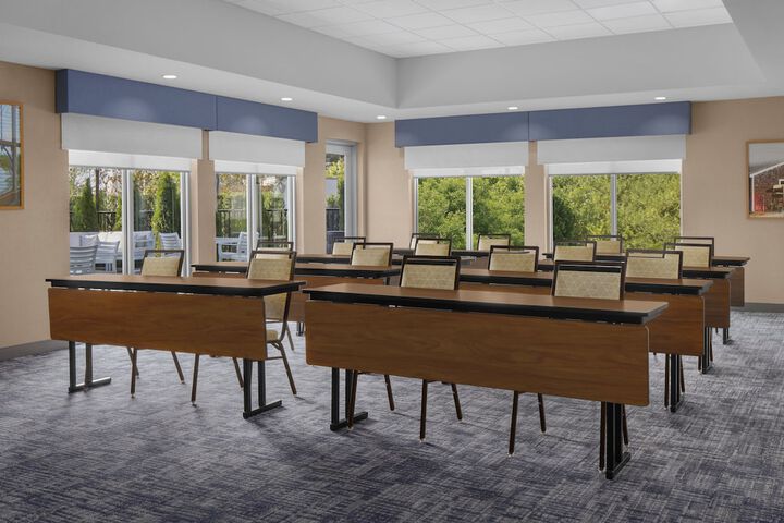 Hampton Inn & Suites by Hilton Long Island Farmingdale