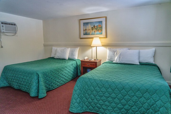 Room 12 of 19