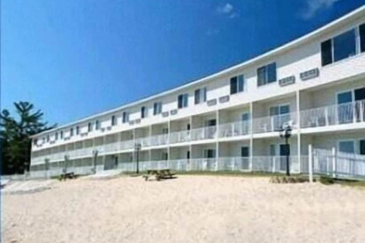 Hotel 4 of 28