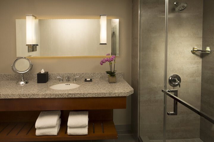 Loews Hollywood Hotel