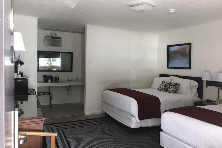 Room 16 of 32