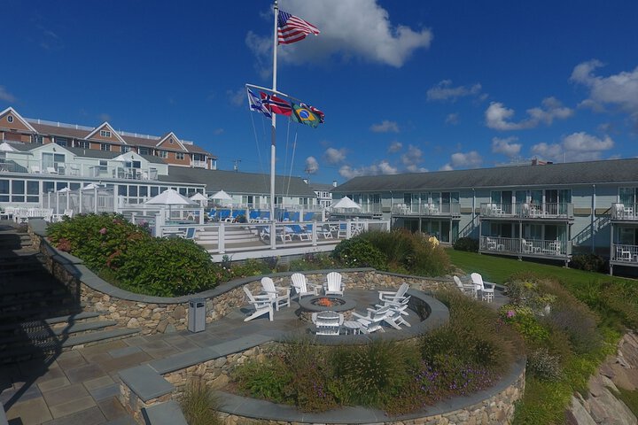 Anchor in Distinctive Waterfront Lodging