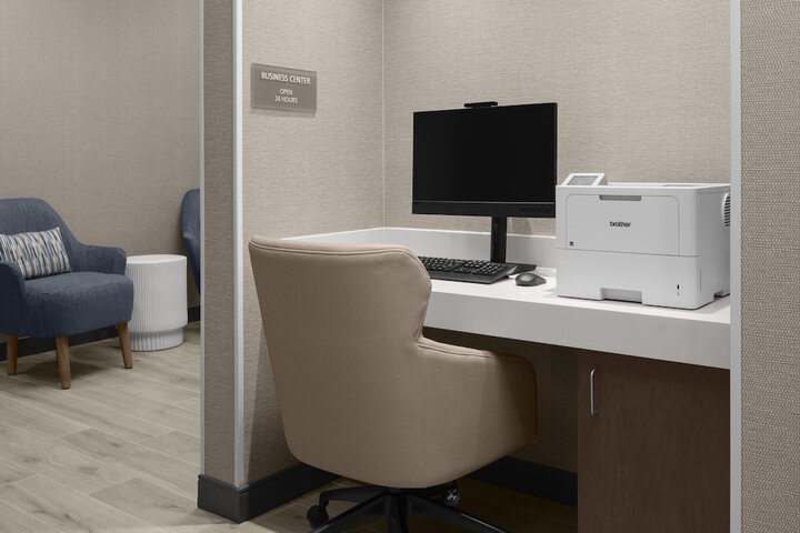 Hampton Inn & Suites by Hilton Long Island Farmingdale