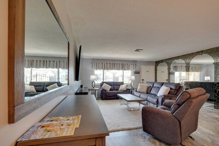 Home Near Werner-boyce & New Port Richey!