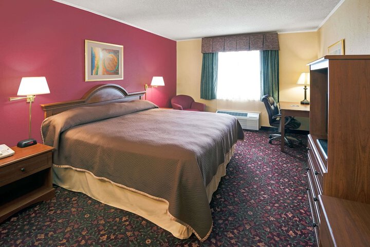 Room 27 of 36