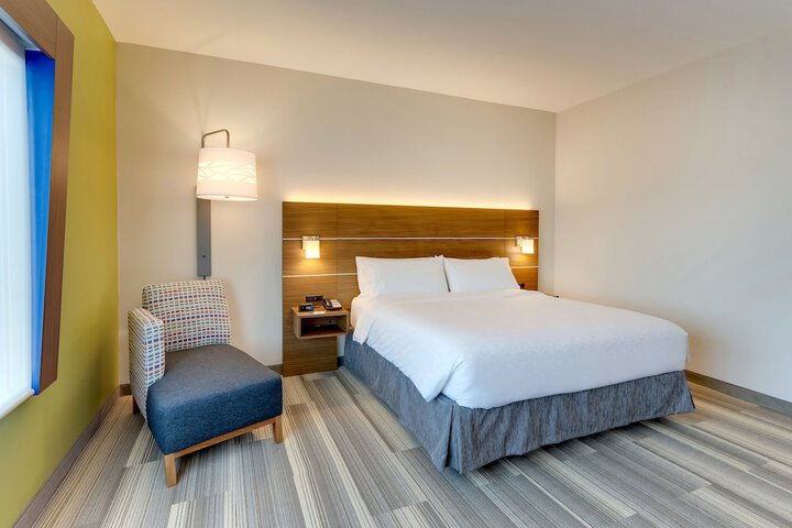 Room 36 of 65
