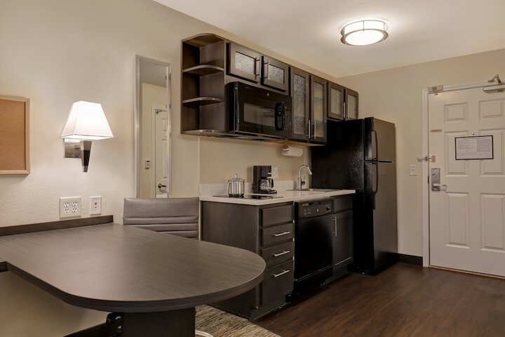 Candlewood Suites Indianapolis - South by IHG