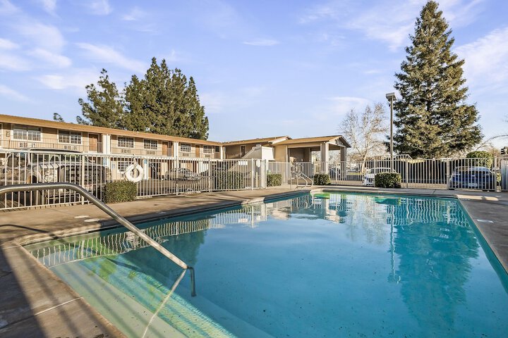 Pool 7 of 73