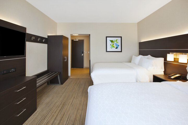 Room 15 of 38