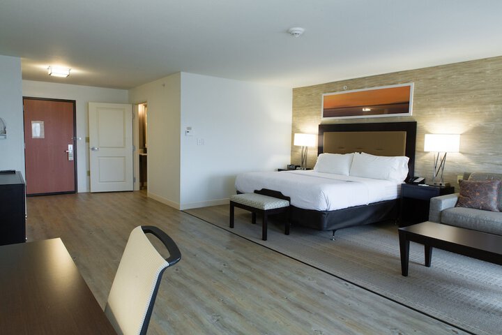 Holiday Inn Bloomington-Airport by IHG