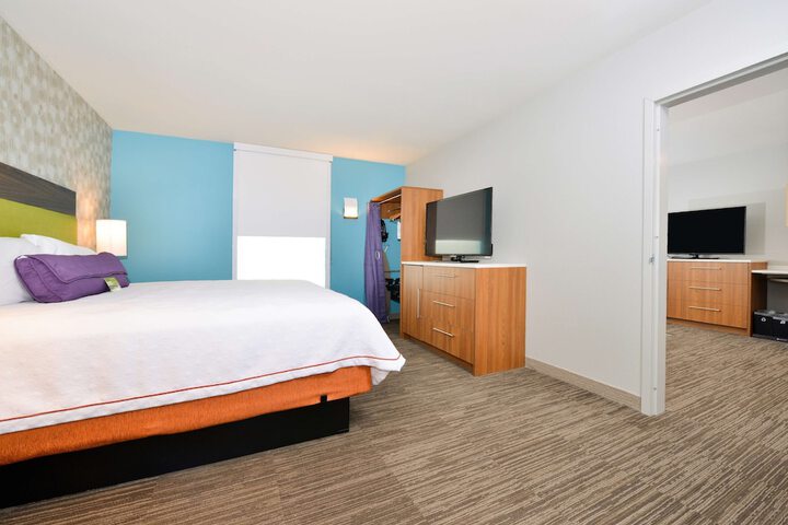 Room 16 of 40