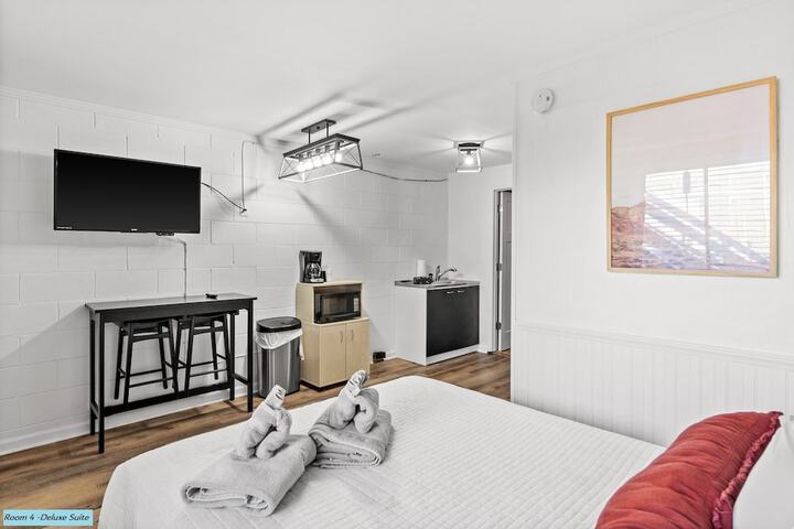 Room 103 of 164