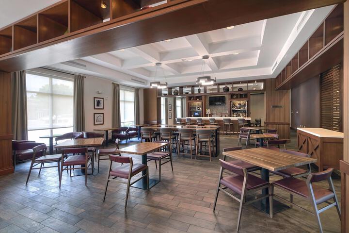 DoubleTree by Hilton Raleigh - Cary