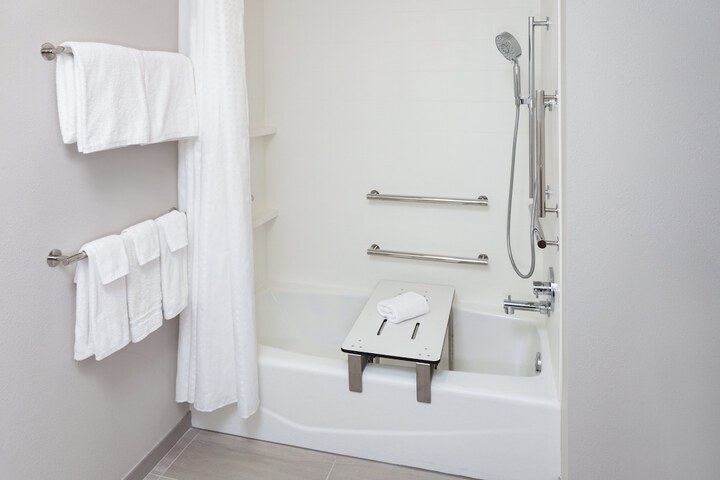 Holiday Inn Express & Suites Reedsburg - Dells Area by IHG
