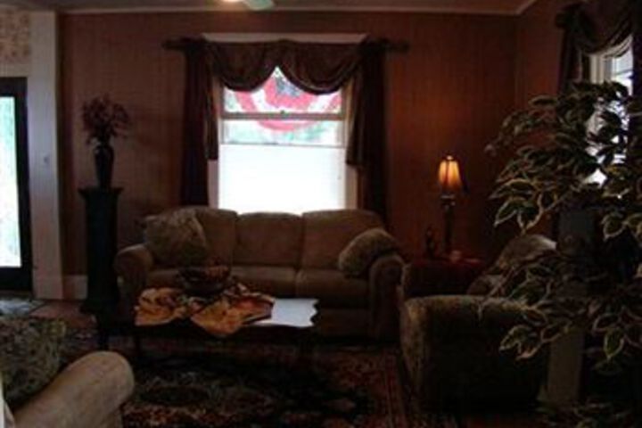 Vintage Charm Bed & Breakfast Hotel