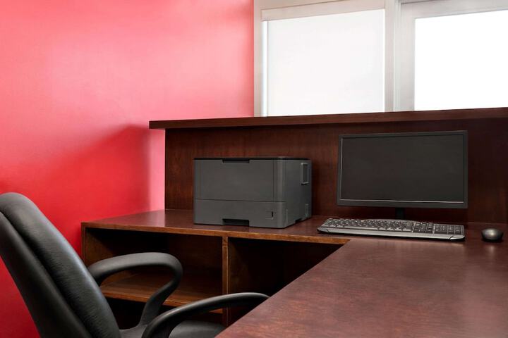 Business Center 28 of 29