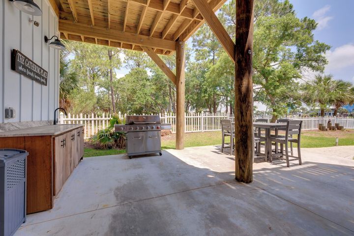 Luxe Family Condo w / Gulf View in Dauphin Island!