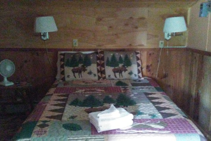 Room 8 of 34