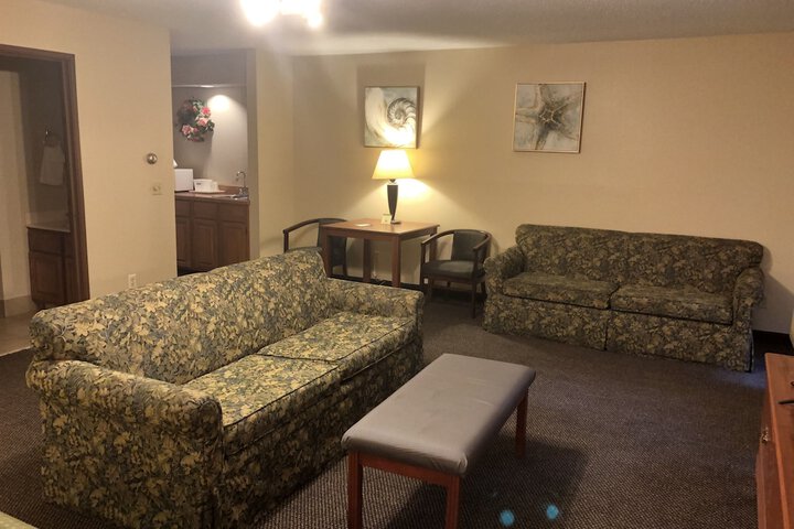Room 23 of 48