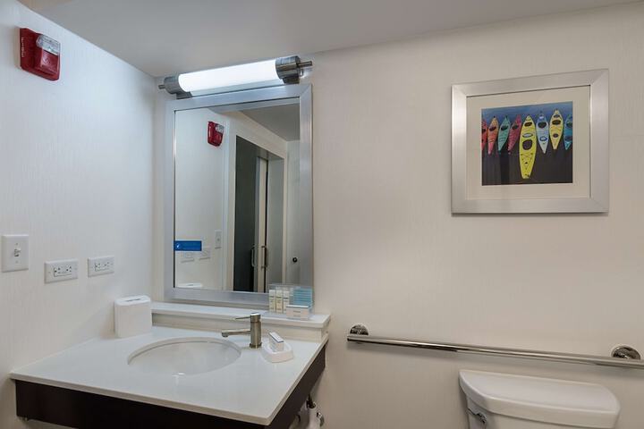 Room 17 of 35