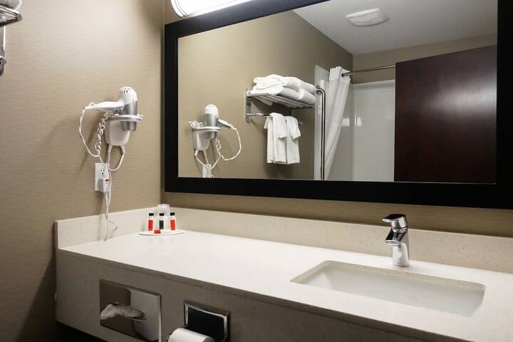 Ramada by Wyndham Moose Jaw