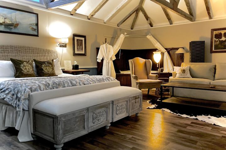 Coppersmith Inn B & B