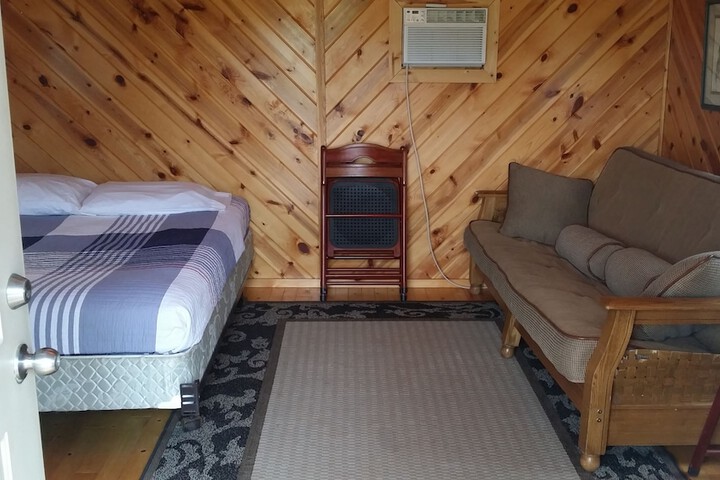 No Name City Luxury Cabins & RV