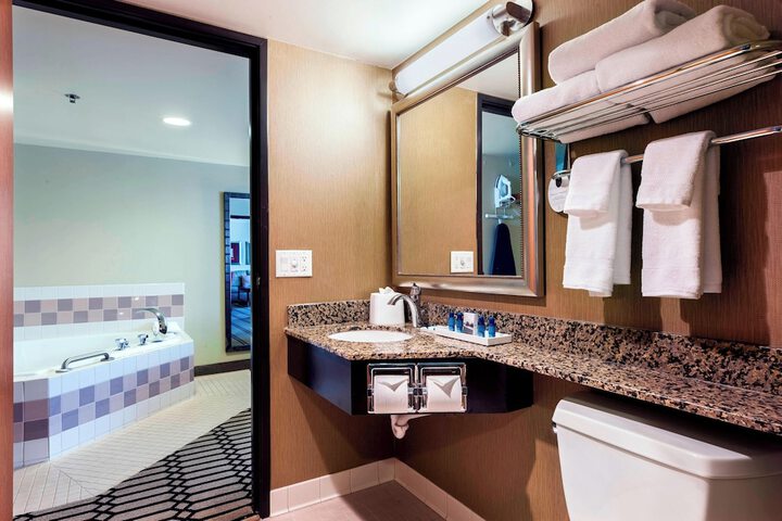 Delta Hotels by Marriott Fargo