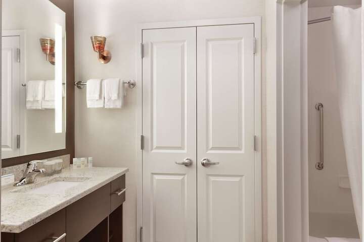 Room 6 of 26
