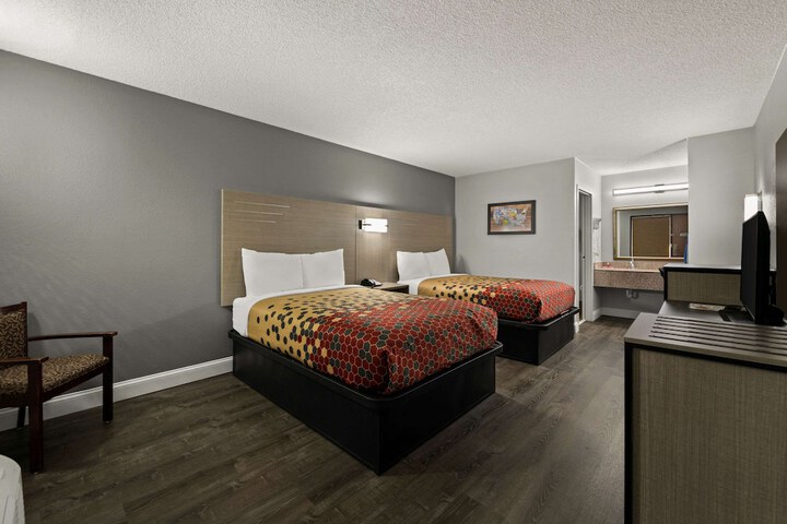 Room 26 of 28