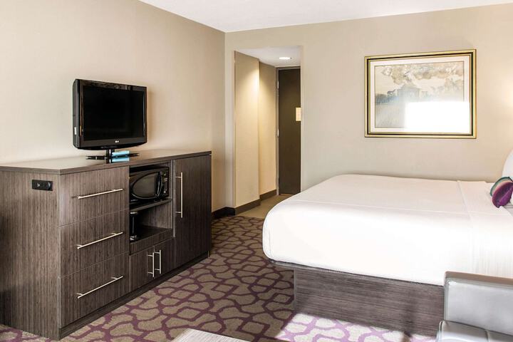 Room 41 of 102