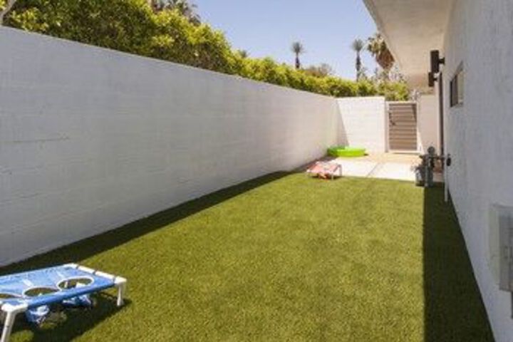 3Br 2BA Modern Luxury House by RedAwning