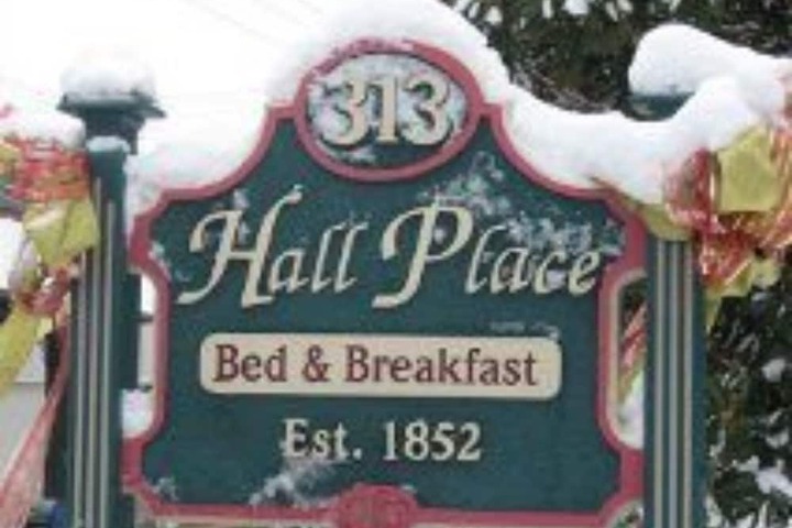 Hotel 4 of 63