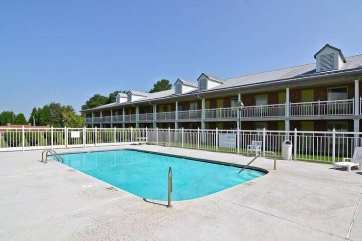 Motel 6 Sandersville GA