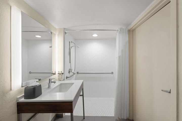 Holiday Inn Miami - International Airport by IHG