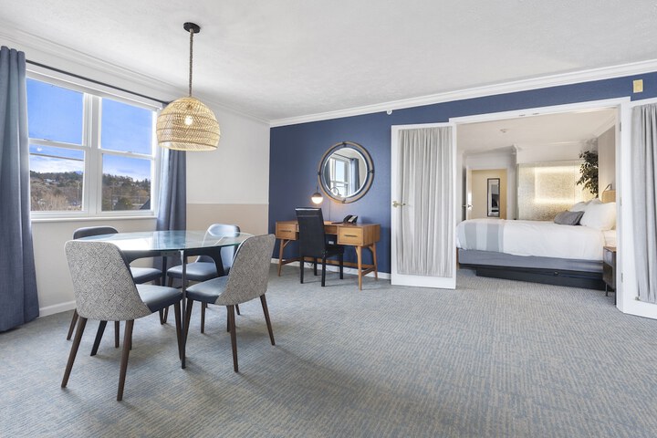 Cherry Tree Inn & Suites